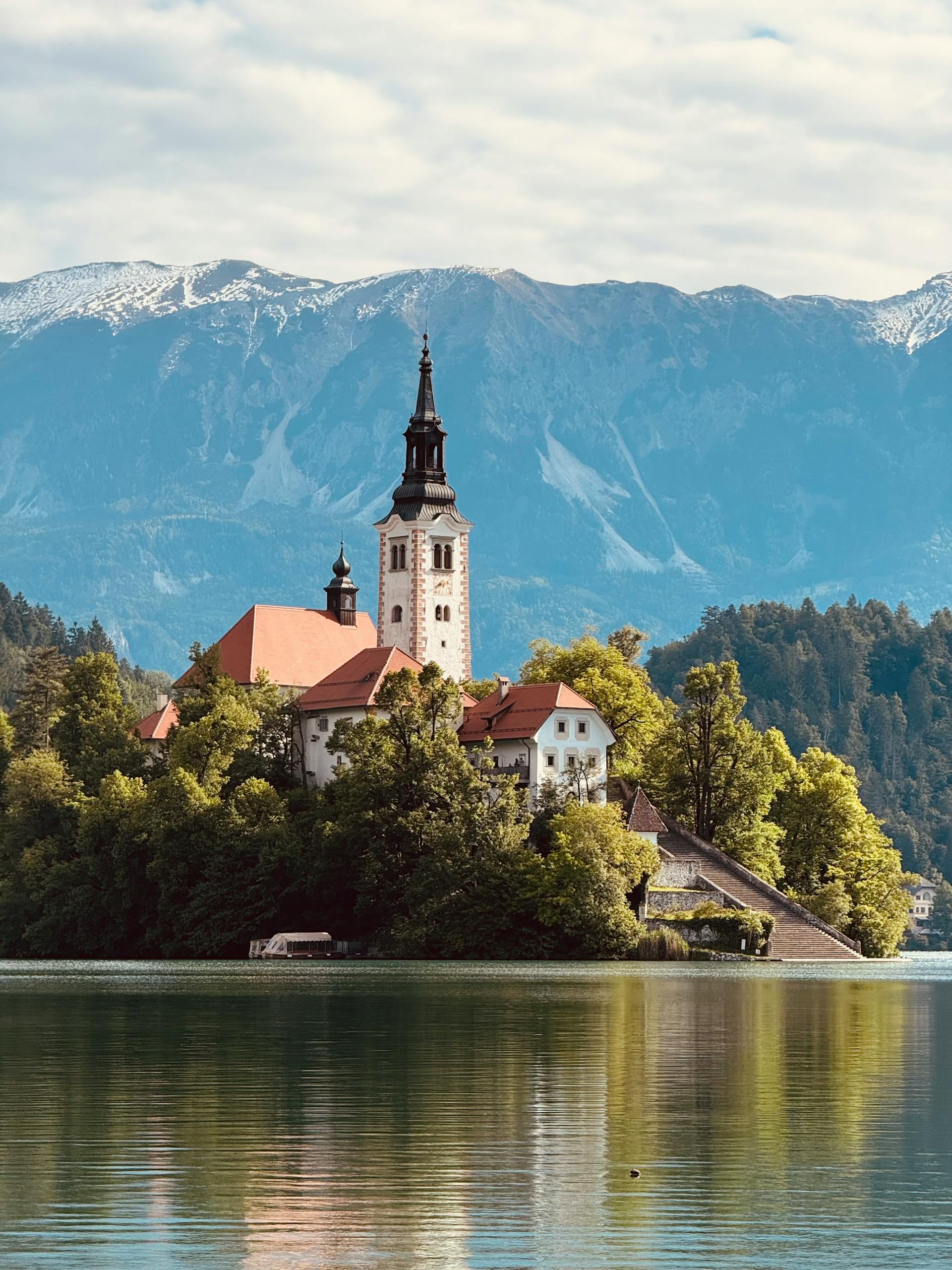 A picturesque view of Lake Bled with the Church of the Assumption on an island, Slovenia.
